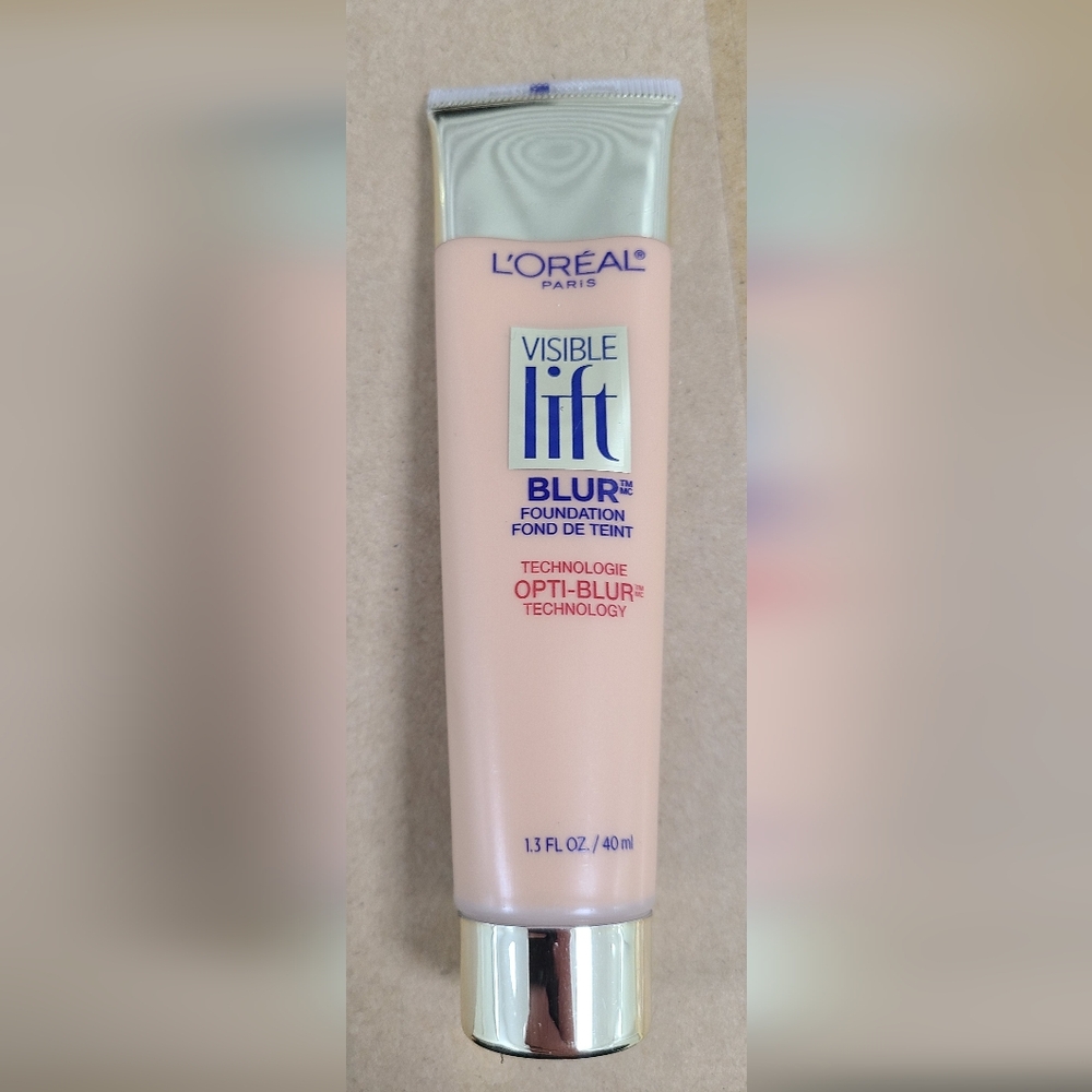 L'Oreal Visible Lift Blur Foundation Sand Beige (208)